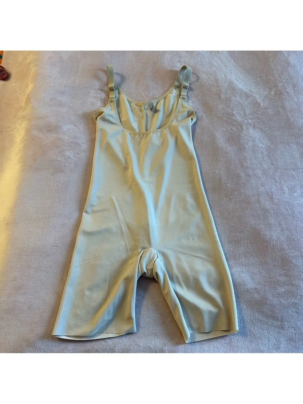 Wacoal cream slimming and smoothing mid thigh bodysuit adjustable straps size 6